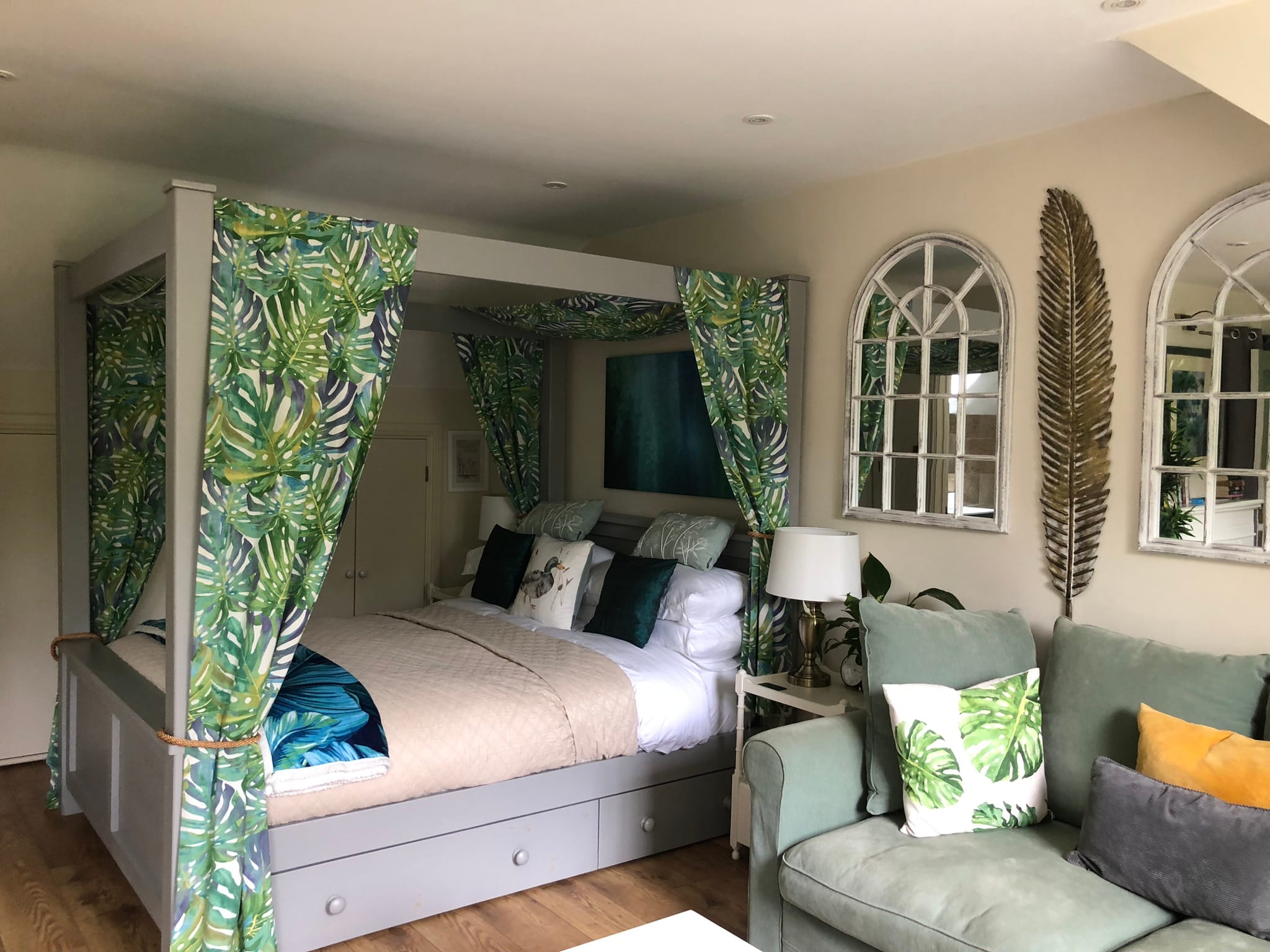 Four Poster Bed