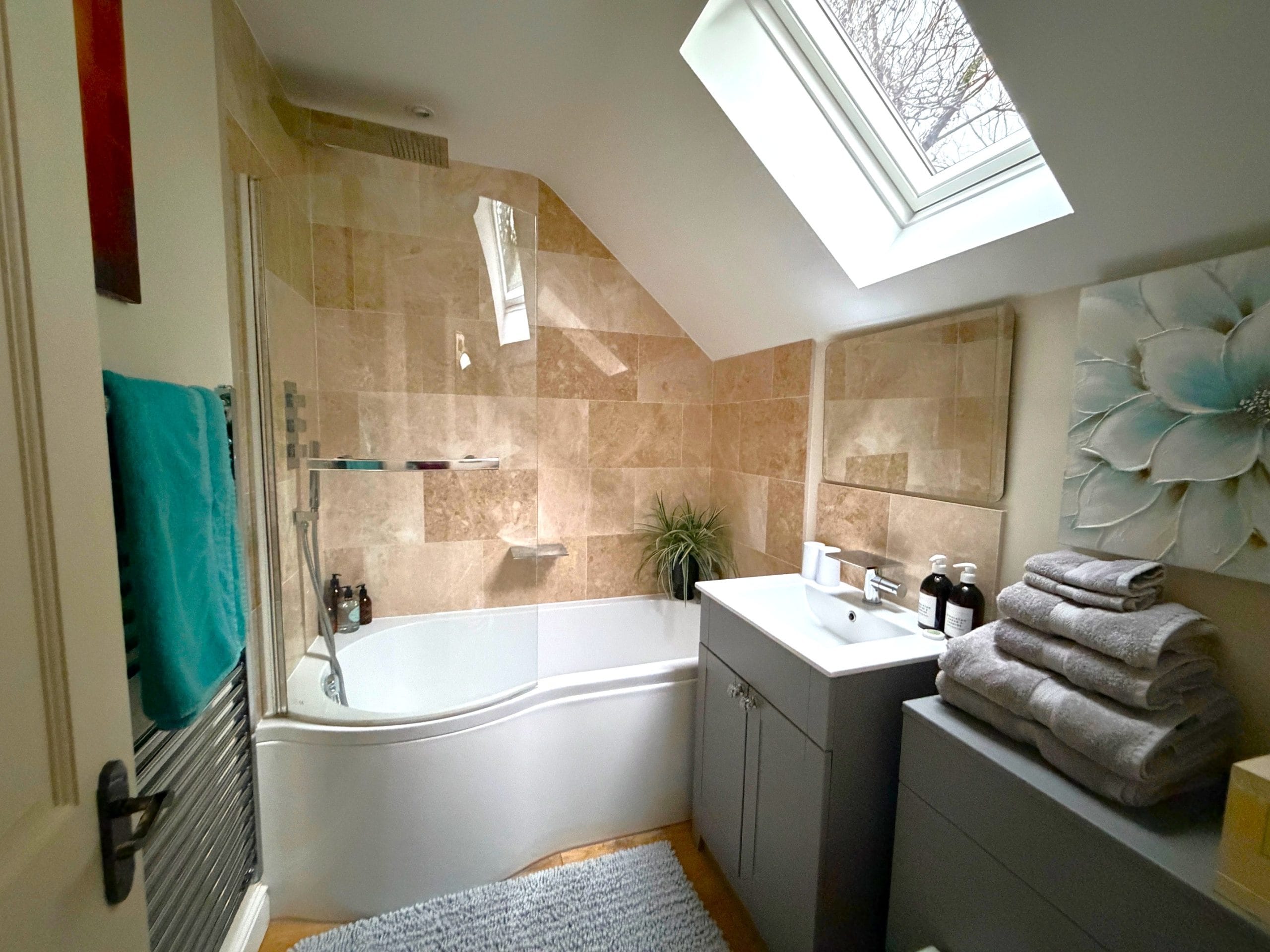 Self-Contained Holiday Cottage Accommodation In Sussex The Bathroom in The Nest