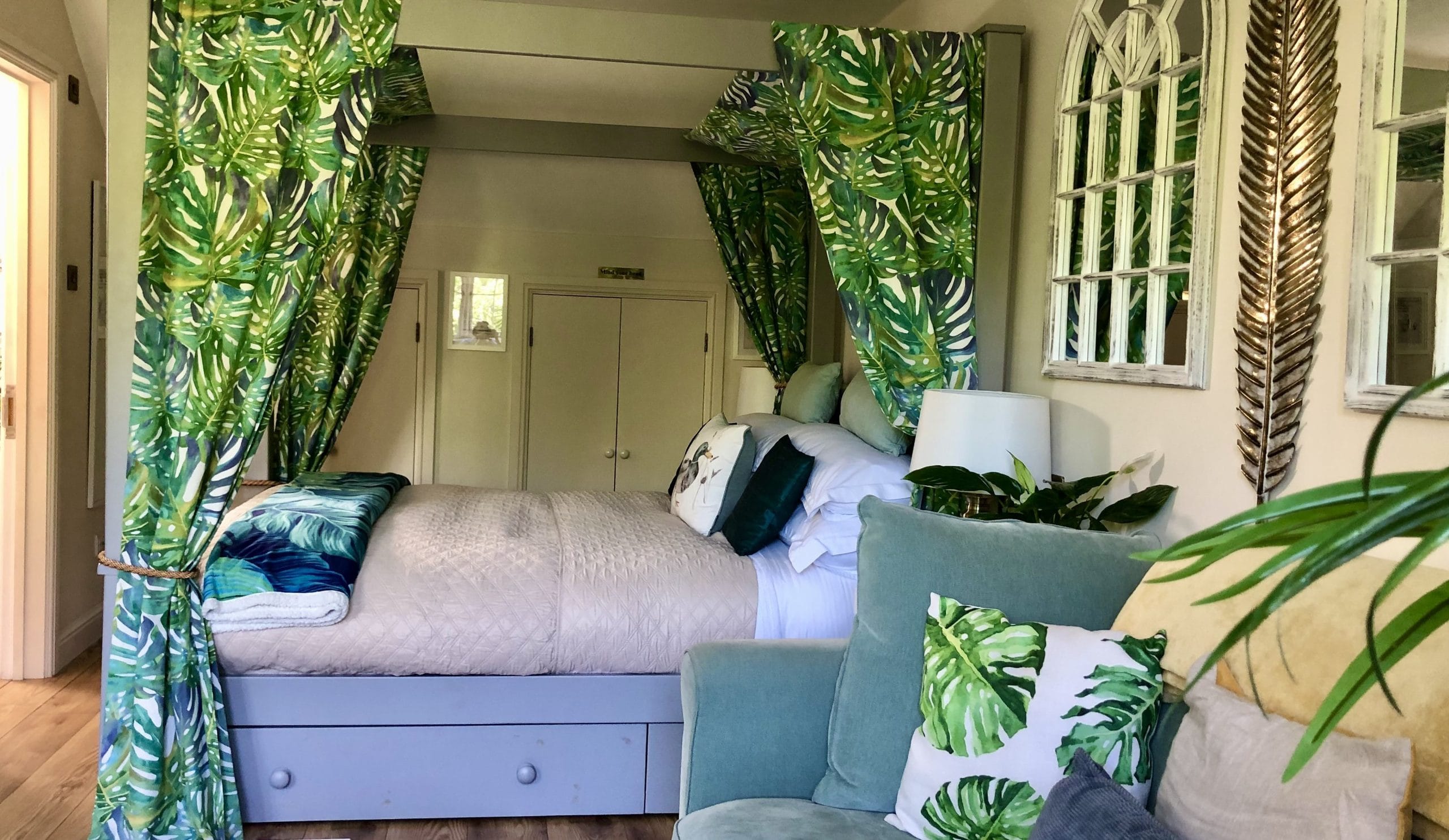 Self-Contained Holiday Cottage Accommodation In Sussex The Nest Room Interior