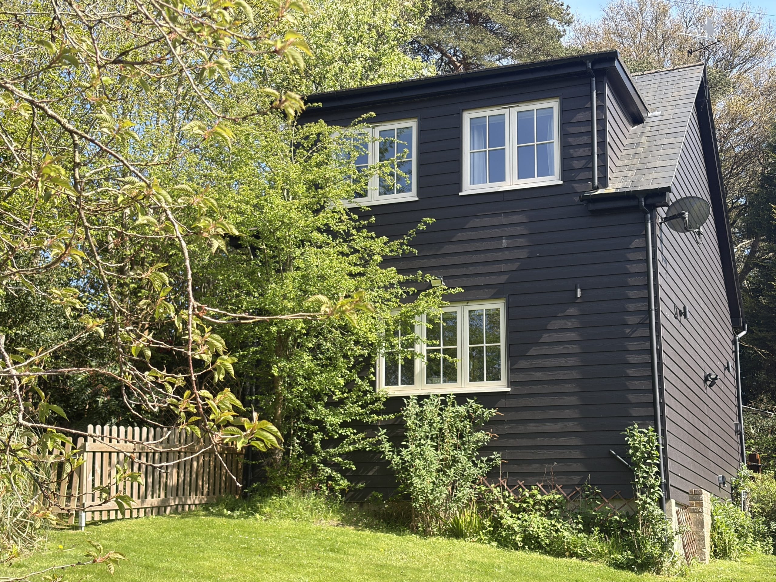 The Nest 1 character weatherboarded cottage
